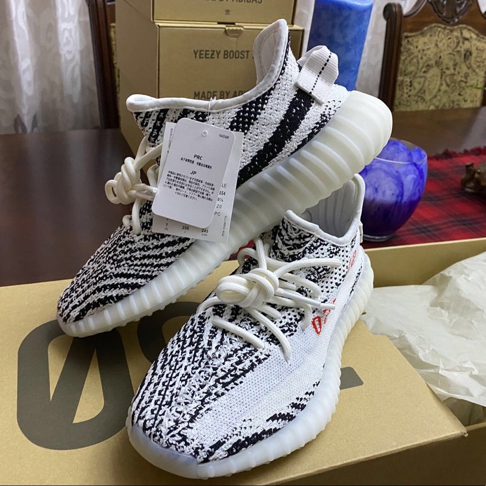 Yeezy 350 zebra brand new size 7 + receipt